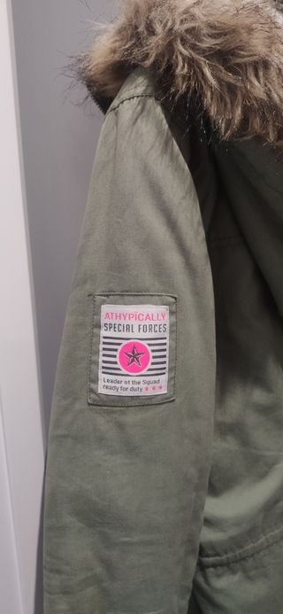 PARKA VERDE Y FUCSIA