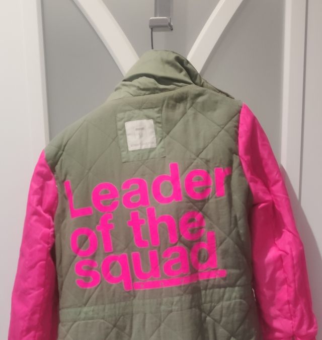 PARKA VERDE Y FUCSIA