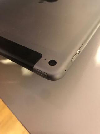 iPad Air 2 que le falta la pantalla 