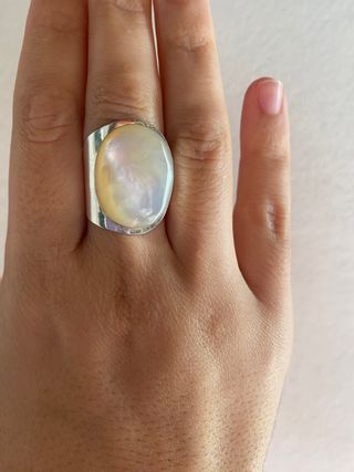 Anillo de plata y nácar