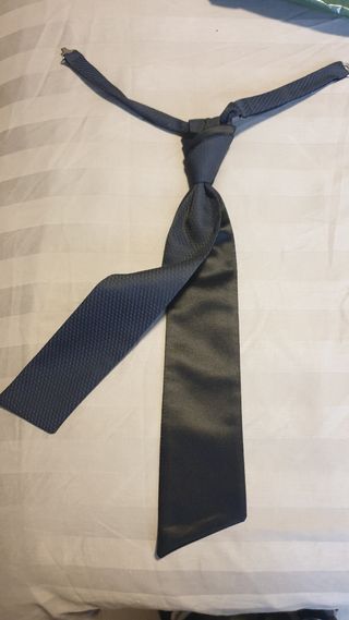 traje novio moderno + chaleco y corbata doble