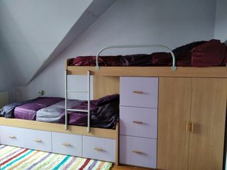 Dormitorio infantil con escritorio