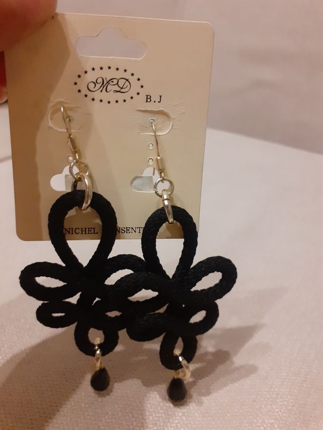 orecchini vintage in tessuto neri