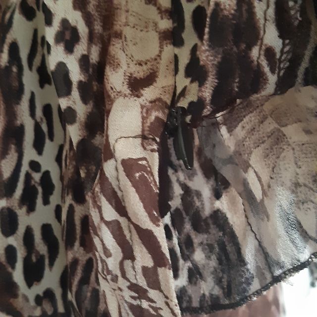 Falda midi y blusa. Animal print Talla 48. Perfect