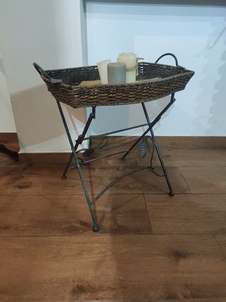 mesa auxiliar mini bar
