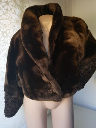 Chaquetón piel natural color marron y negro