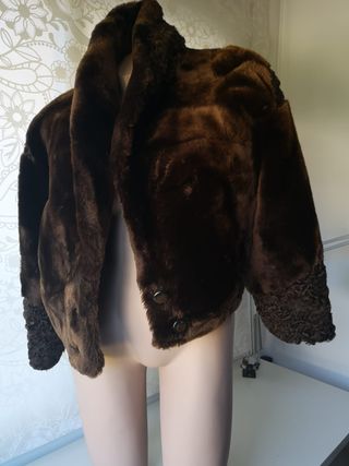 Chaquetón piel natural color marron y negro