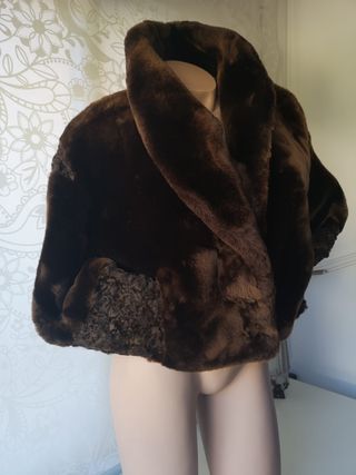 Chaquetón piel natural color marron y negro