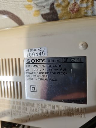 Radio reloj despertador vintage Sony