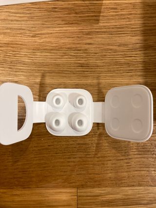 Caja , cable y recambios de AirPods Pro