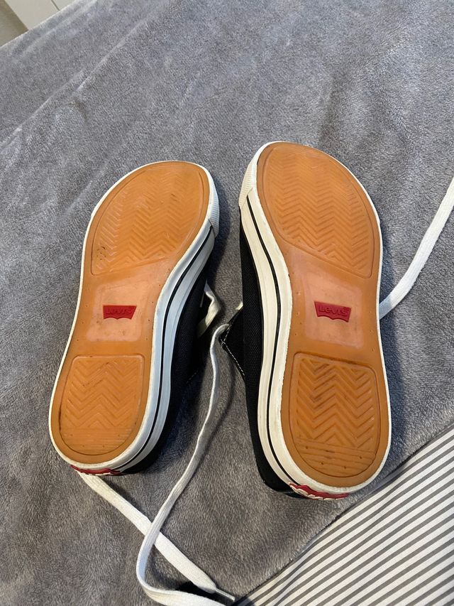 Zapatillas levis T42