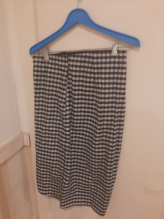 falda vichy tubo con volante zara