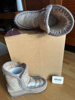 Mou Eskimo wedge short