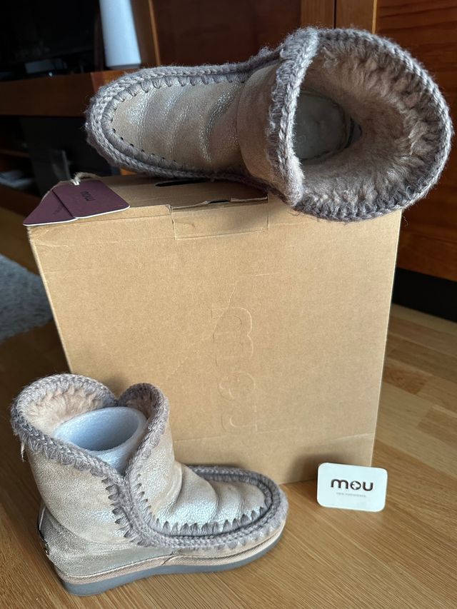 Mou Eskimo wedge short