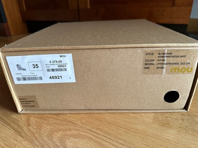 Mou Eskimo wedge short