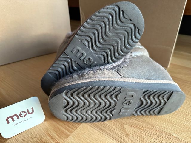 Mou Eskimo wedge short