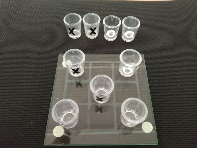 JUEGO DE CHUPITOS 3 en raya