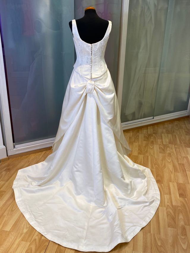 vestido de novia tirantes tipo corpiño