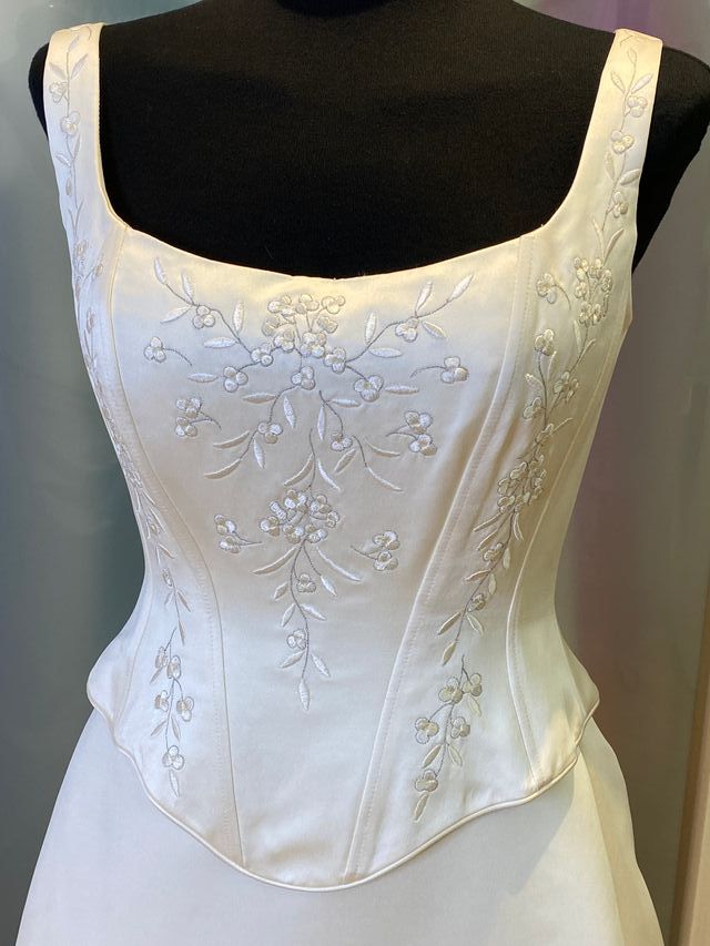 vestido de novia tirantes tipo corpiño