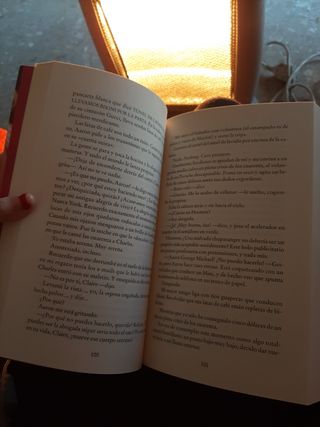 Libro nuevo De qué hablan las mujeres en el baño