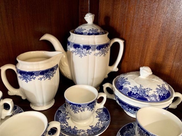 Juego de café La Cartuja de Sevilla.Pocelana.