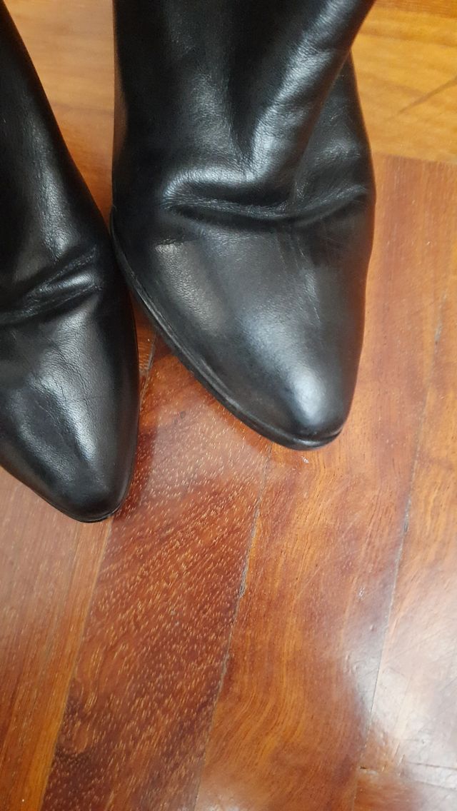 Botas de piel negras