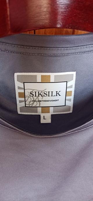 Camiseta técnica de Siksilk.