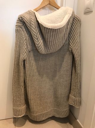 Parka con borreguito de ZARA