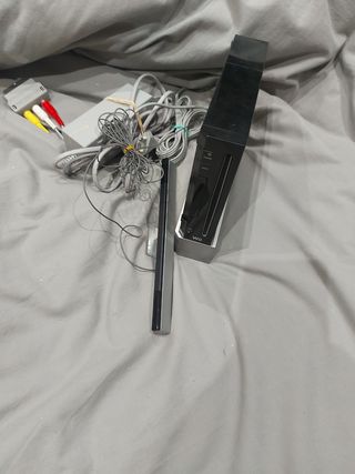 wii negra con 1 mando