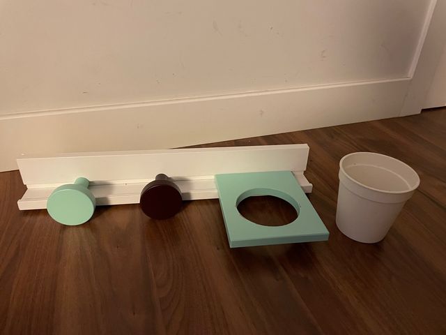 Perchero infantil con macetero Ikea