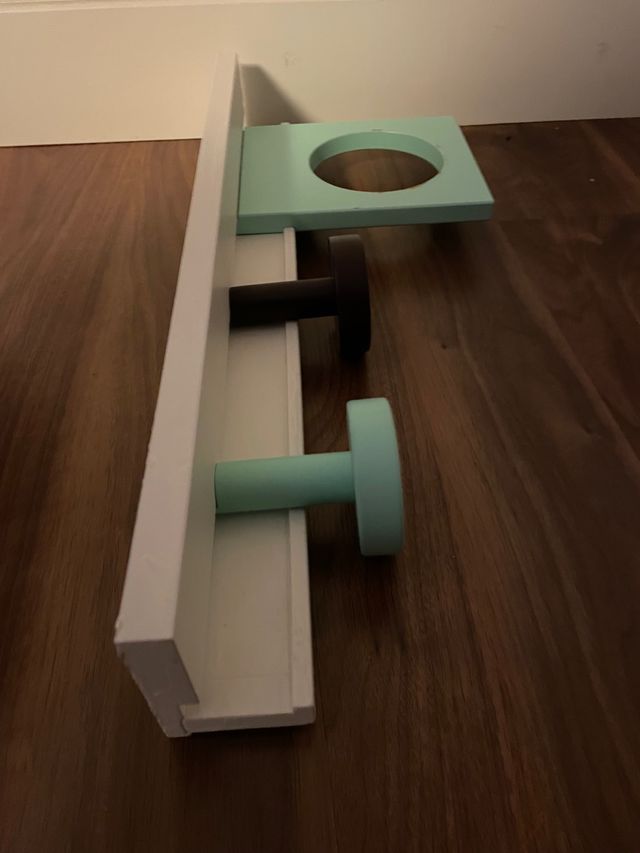 Perchero infantil con macetero Ikea