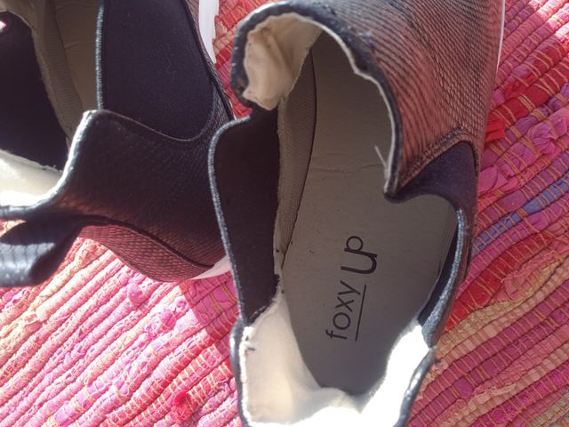 Botín elástico con plataforma. N°40. Unisex.