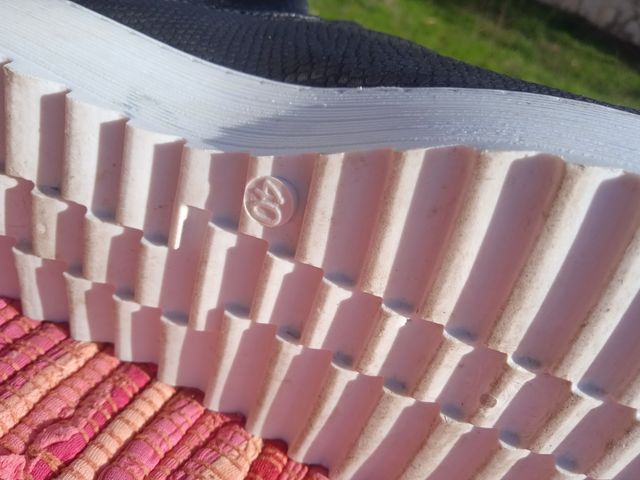 Botín elástico con plataforma. N°40. Unisex.