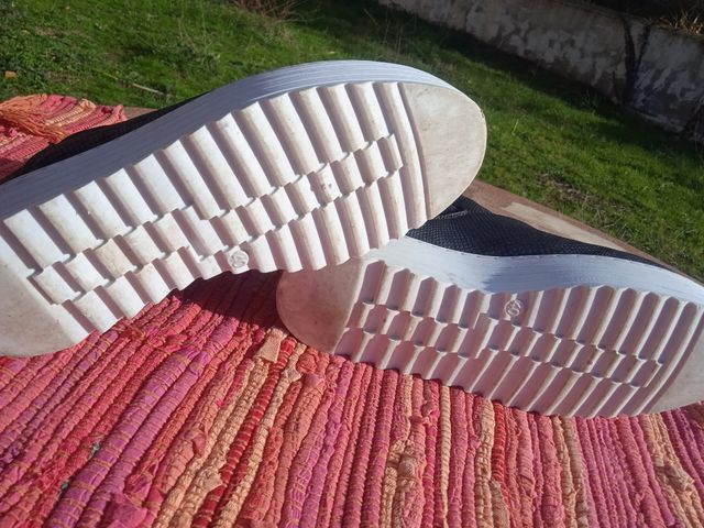 Botín elástico con plataforma. N°40. Unisex.