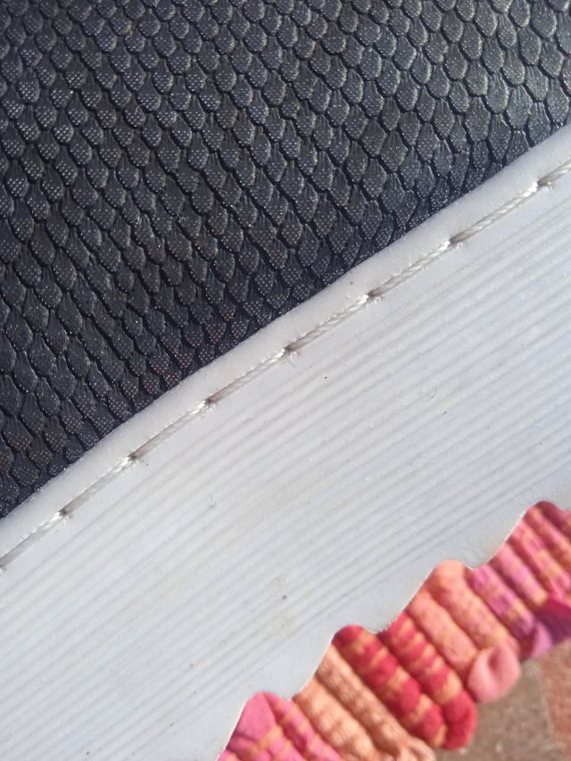 Botín elástico con plataforma. N°40. Unisex.