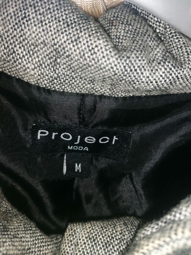 Giubbotto con cappuccio 