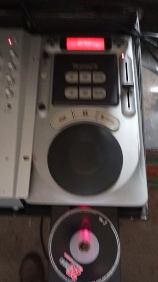 LECTORES Y MESA DE DJ