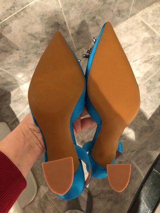 Zapatos salón azules joya 