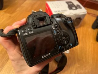 Cámara Réflex Canon 1000D Kit con objetivo 18-55mm