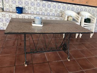 Mesa y sillas exterior