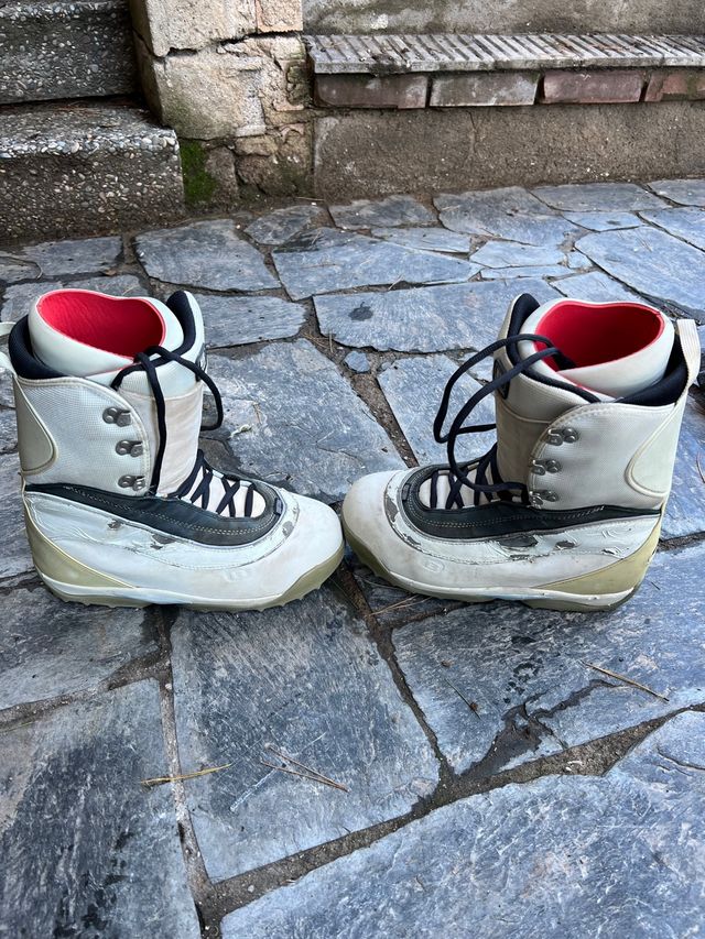Tabla snowboard 163 cms SCOTT y botas BURTON