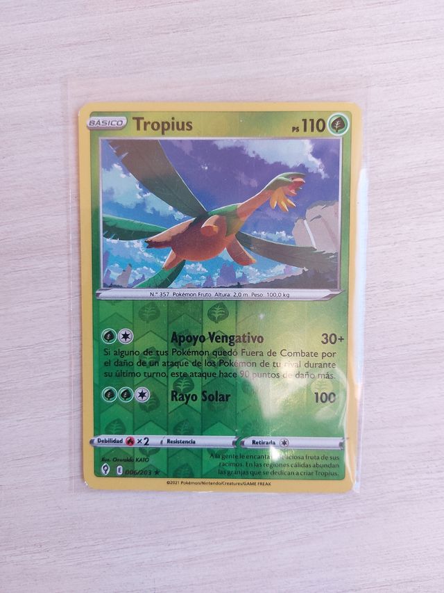 Carta pokémon Vaporeon VMAX