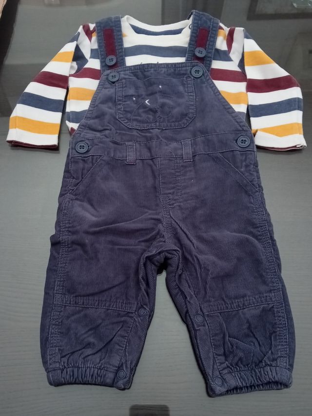 Conjunto de peto y camiseta. 0-6 meses.