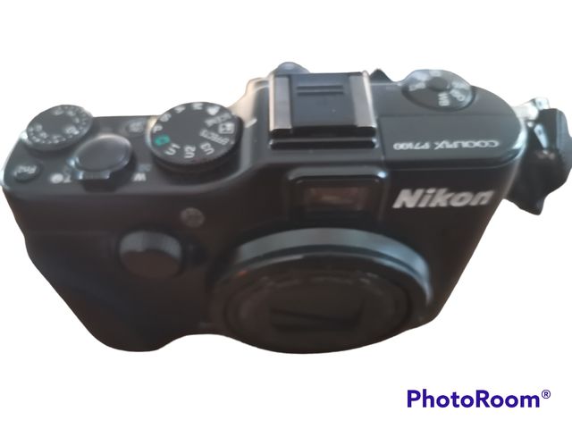 cámara nikon compacta