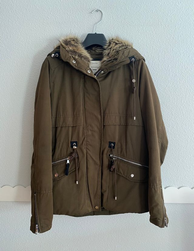 Abrigo verde Bershka