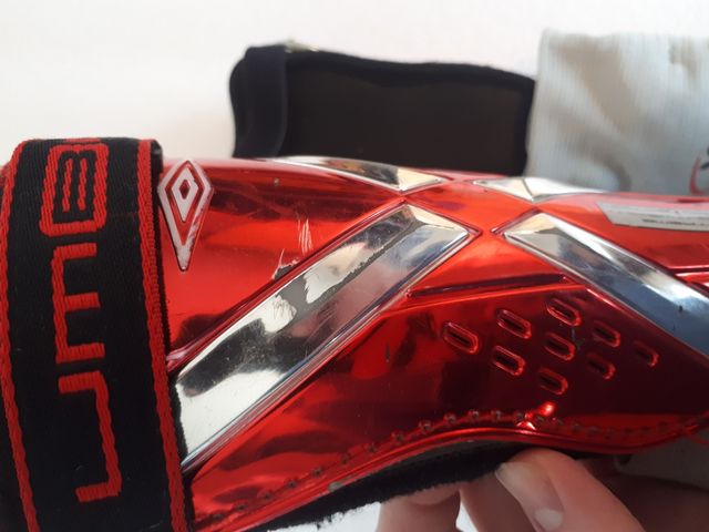 Espinilleras futbol Umbro