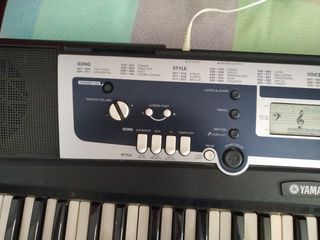 Teclado YAMAHA