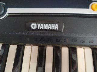 Teclado YAMAHA