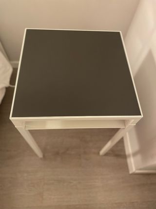 Coppia di tavolini / comodini