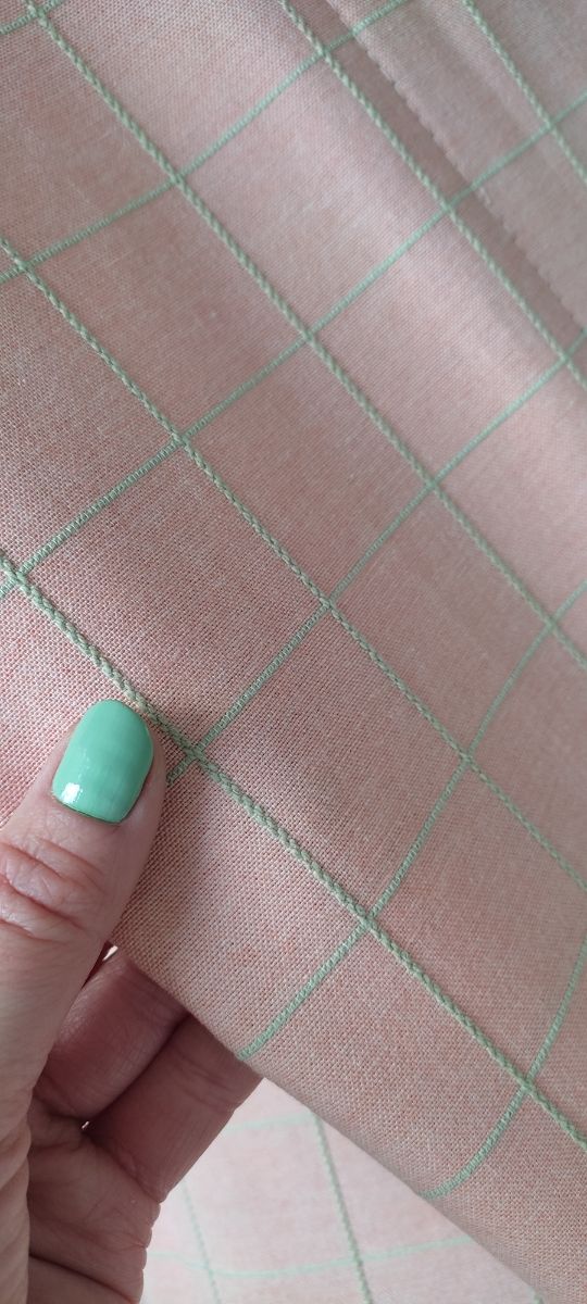 Estor plegable con varillas